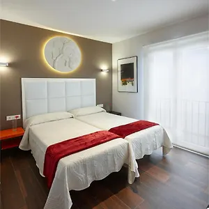 Apartment Caballerizas Con Parking Gratuito En Pleno Centro, Granada